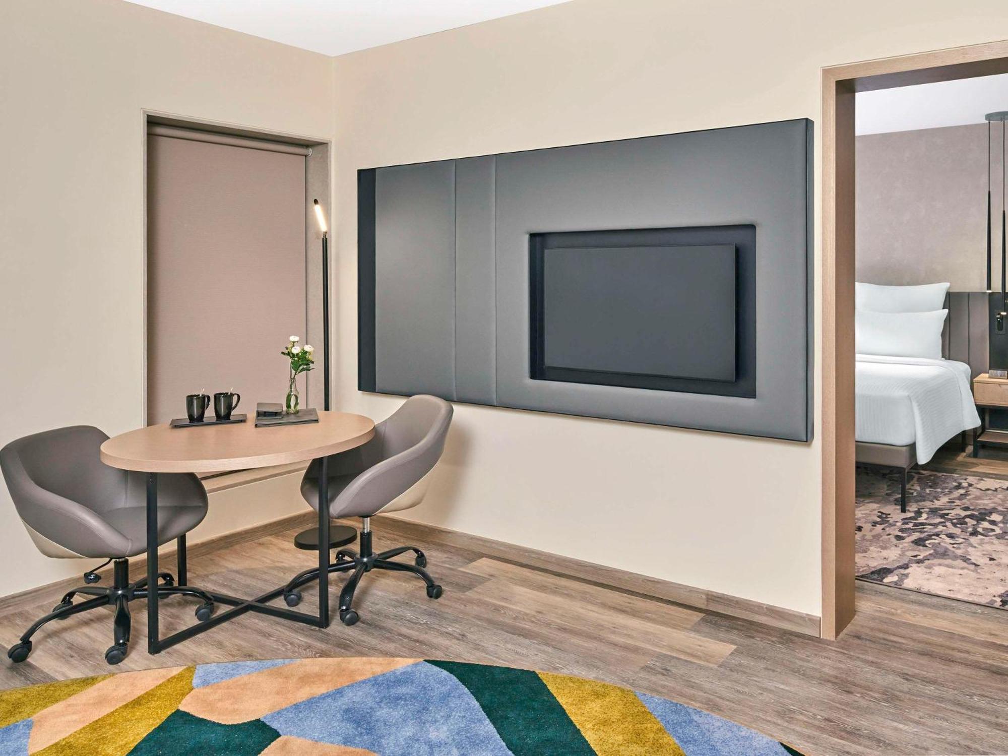 Novotel Mumbai International Airport Εξωτερικό φωτογραφία A room at the hotel