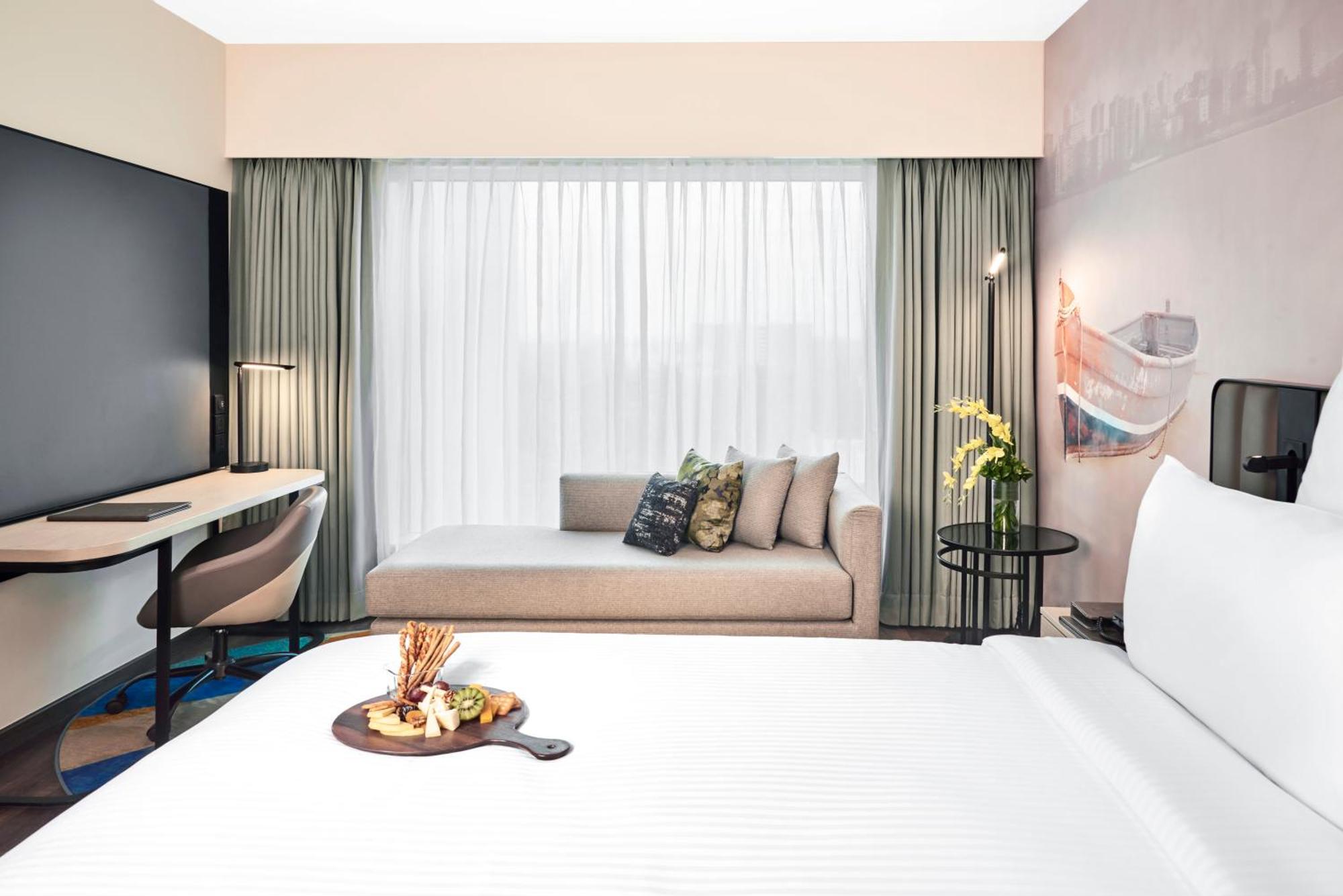 Novotel Mumbai International Airport Εξωτερικό φωτογραφία A room at the hotel