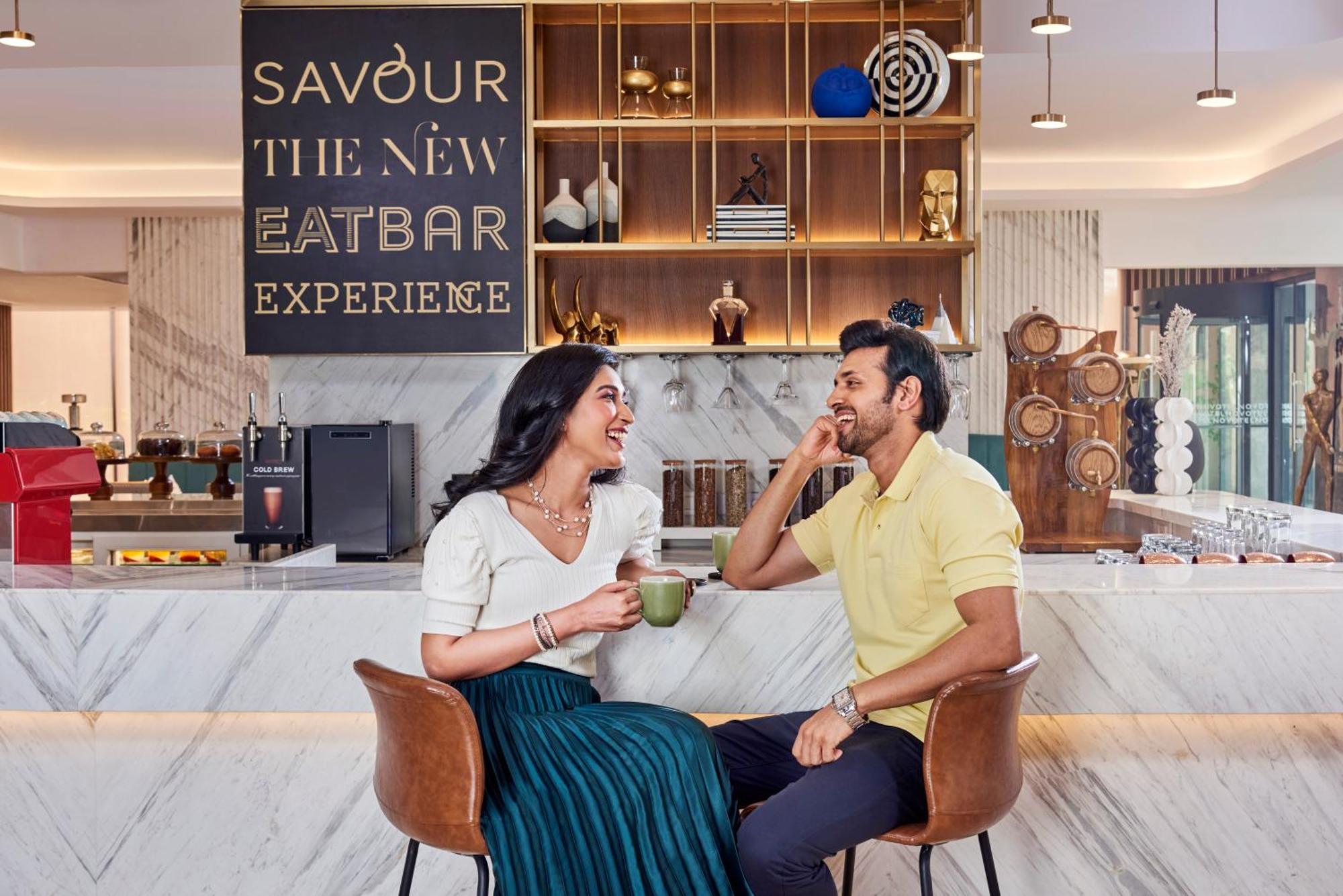 Novotel Mumbai International Airport Εξωτερικό φωτογραφία The New Eat Bar Experience