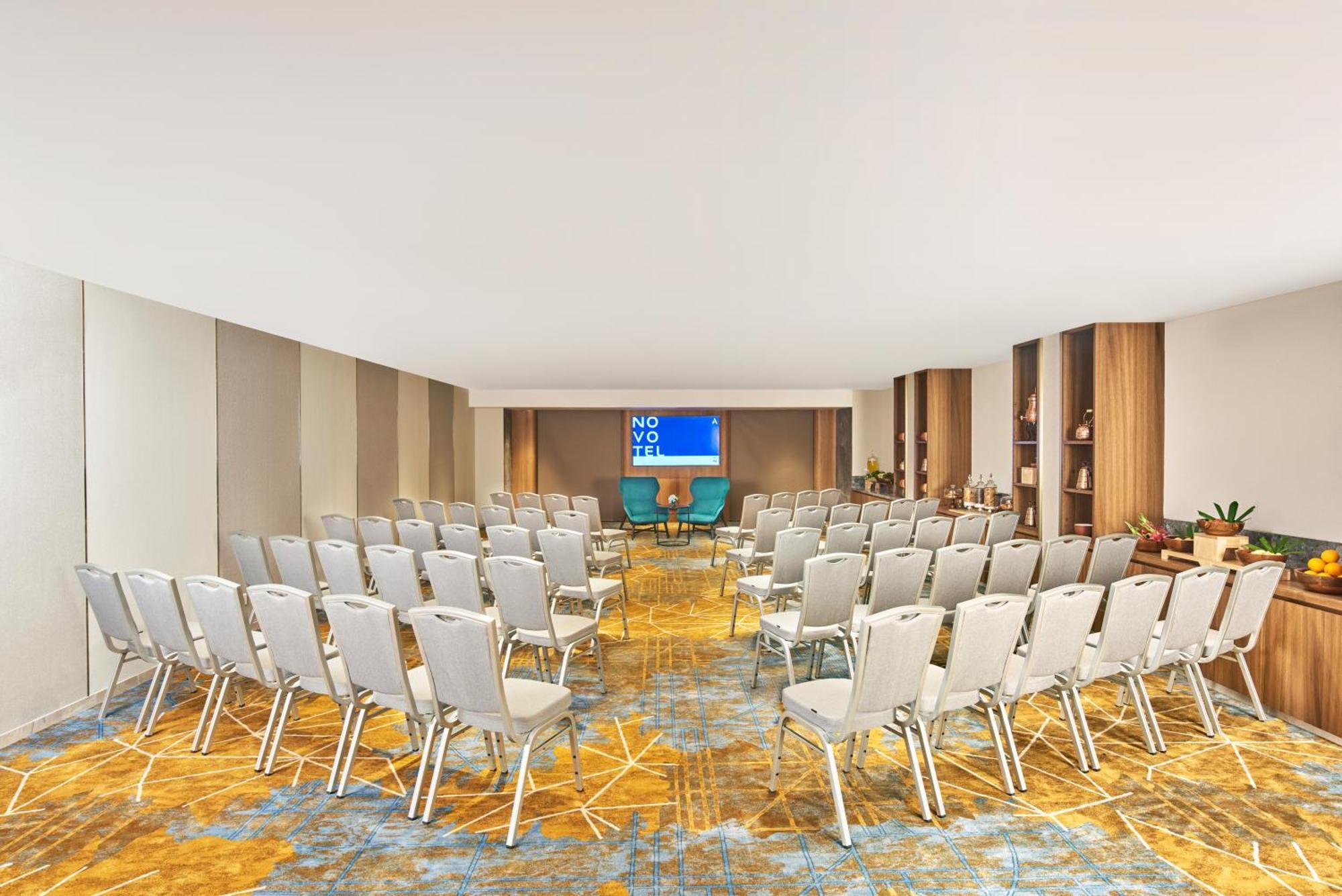 Novotel Mumbai International Airport Εξωτερικό φωτογραφία Meeting room
