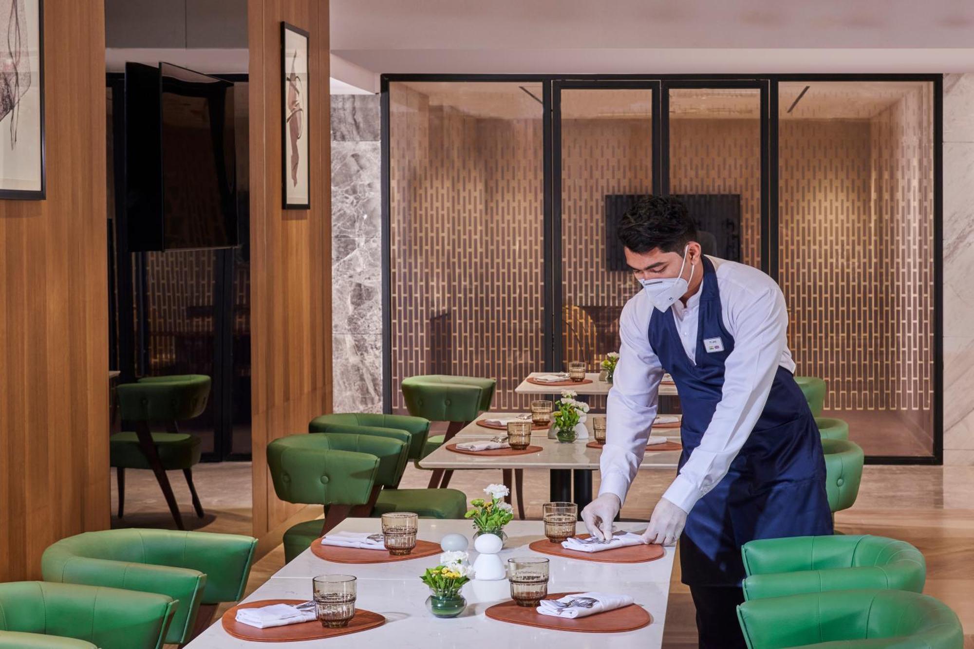 Novotel Mumbai International Airport Εξωτερικό φωτογραφία A restaurant in India
